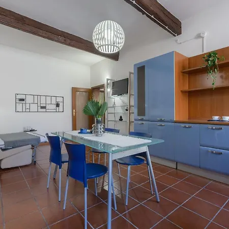 A 2 Min Dal Museo Della Cattedrale San Апартаменты Феррара