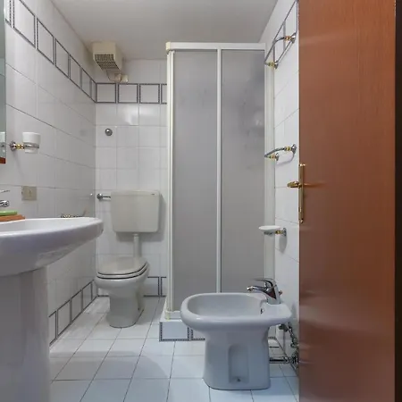 A 2 Min Dal Museo Della Cattedrale San 페라라